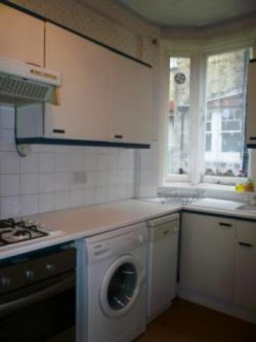 			2 Bedroom, 1 bath, 1 reception Flat			 Stanhope Avenue, FINCHLEY CENTRAL